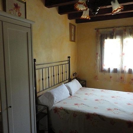 Hotel Rural Los Quinones Пералехос-де-лас-Тручас Номер фото
